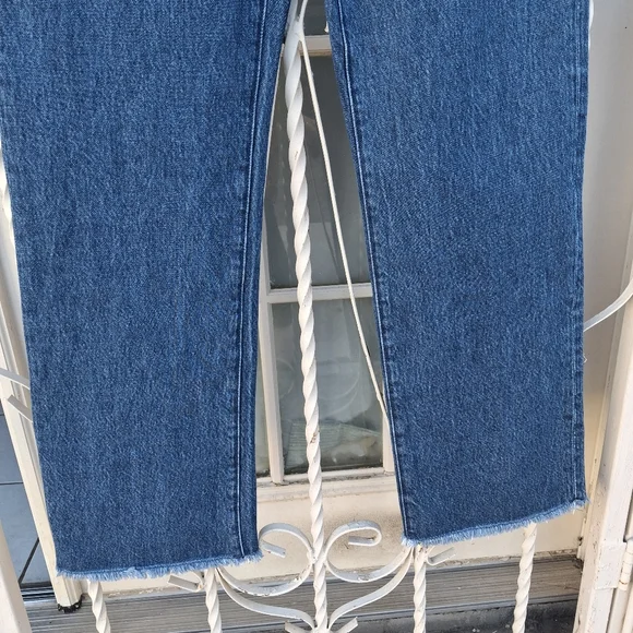WeWoreWhat Frayed Waist & Hem High-Rise Straight Leg Blue Denim Jeans Size 28 - Picture 6 of 16